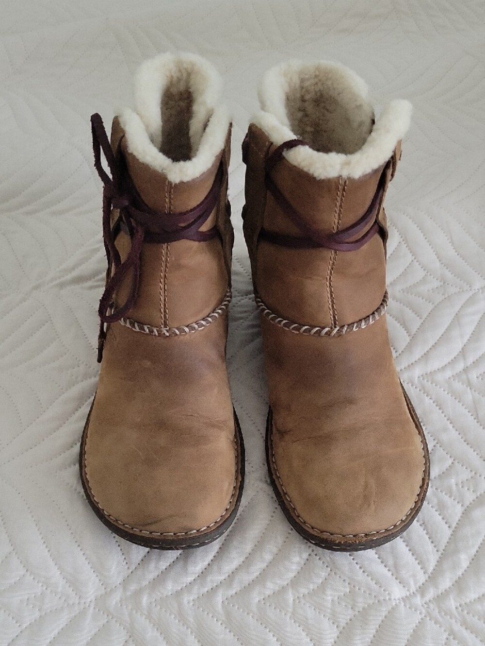 UGG Women's Tan Shearling-Lined Lace-Up Ankle Boots - Picture 3 of 5